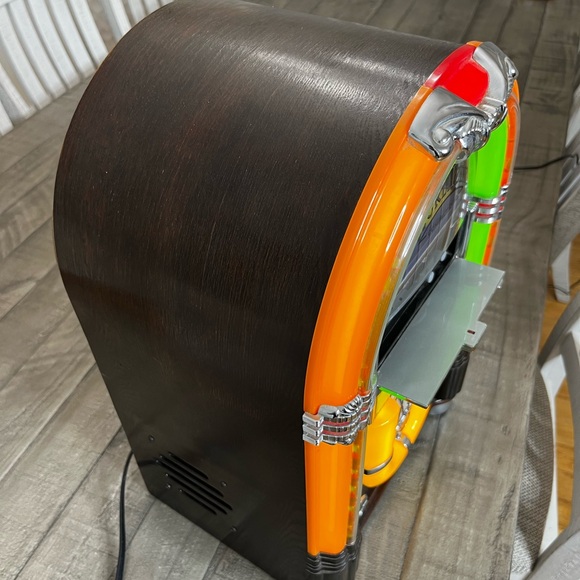 Wurlitzer Jukebox WR-18 Mini Bubbler FM CD Player Boombox System - Picture 5 of 9